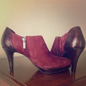 Bandolino ankle booties